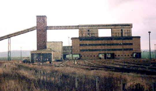 Die Verladeanlage im Kaliwerk Roßleben mit den Gleisanschlüssen - die Aufnahme entstand 1992 kurz vor dem Abriss. Foto: Peter Weckbrodt