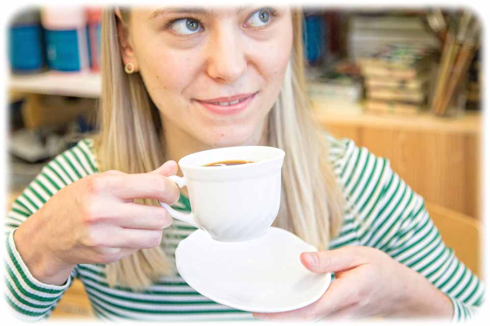 Kaffeeduft ist Teil der Testreihe für Migränepatienten, die Marie Frost plant. Foto: Stephan Wiegand für die Hochschulmedizin Dresden