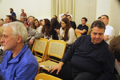 Hatte sich ins Publkum gemischt: SPD-Bundesvorsitzender Sigmar Gabriel. Foto: Heiko Weckbrodt
