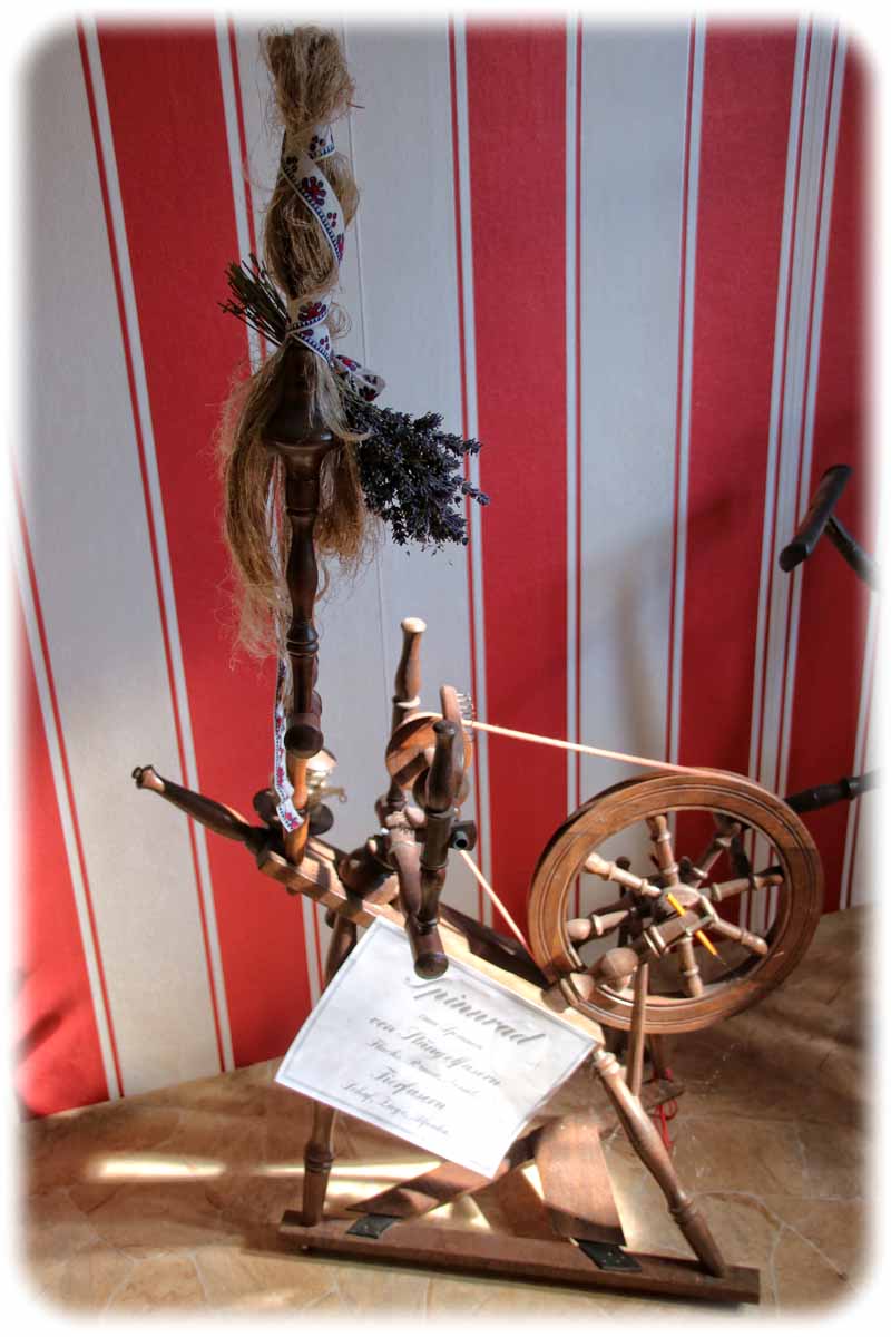 Spinnrad in der Leinenmanufaktur von Kleist in Neukirch. Foto: Heiko Weckbrodt