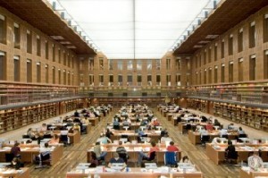Der große Lesesaal der Bibliothek. Abb.: SLUB