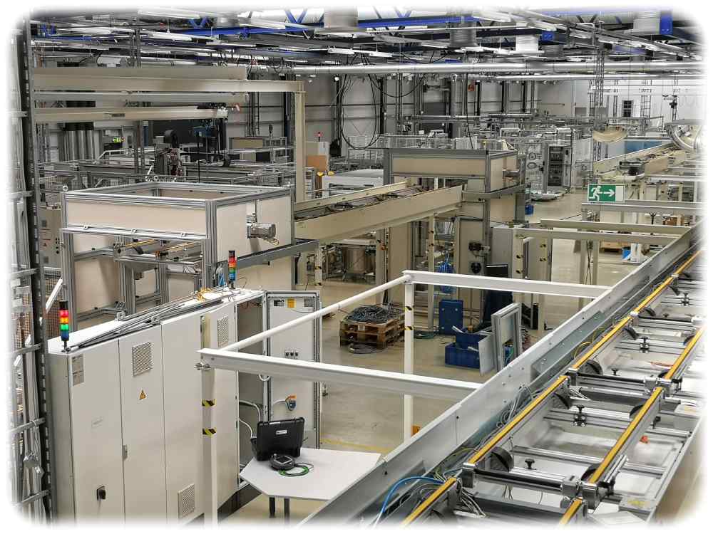 Ende Mai 2021 will "Meyer Burger" die ehemalige Solarwold-Fab als eigenes Modulwerk wiedereröffnen. Die Schweizer haben einen Teil der Maschinen vom Insolvenzverwalter übernommen, andere werden derzeit neu eingerichtet. Foto: Heiko Weckbrodt