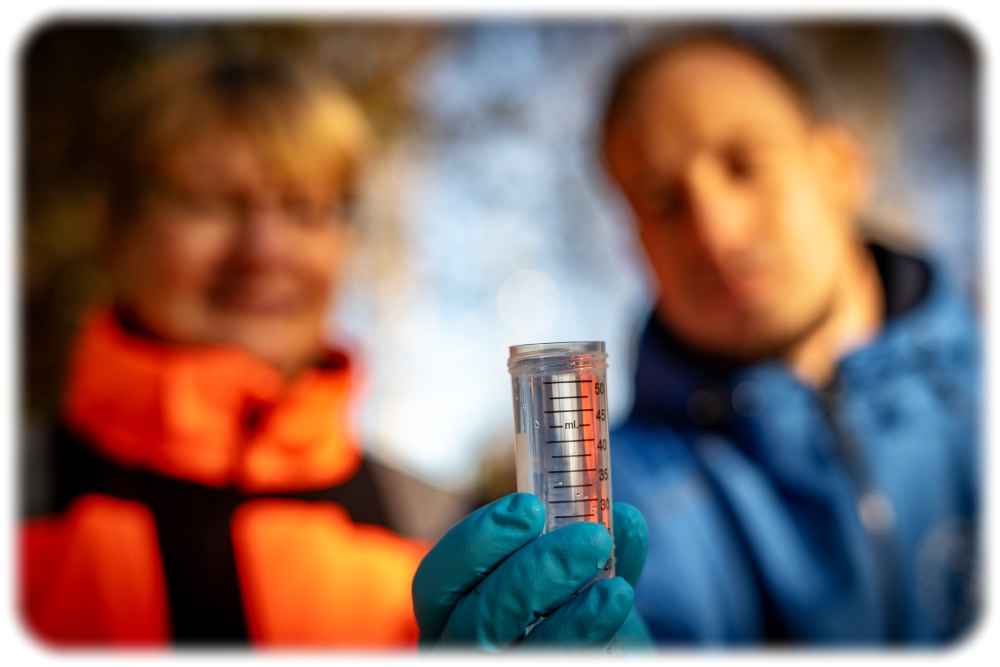 In mehreren Stufen reinigt die Pilotanlage das kontaminierte Sickerwasser durch eine Kombination (mikro-)biologischer und chemischer Verfahren. Foto: A. Hiekel für die TU Bergakademie Freiberg