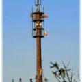 Dieses Themenfoto zeigt einen Mobilfunkmasten am südöstlichen Stadtrand von Dresden. Foto: Heiko Weckbrodt