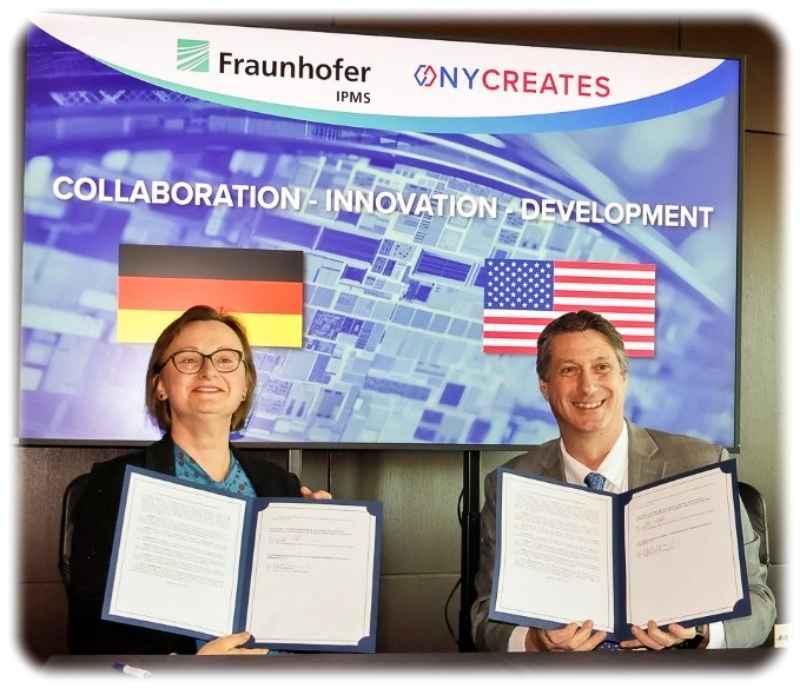 Dr. Wenke Weinreich vom Fraunhofer-Photonikinstitut IPMS und Paul Kelly von "NY Creates" vereinbaren die Speicherchip-Kooperation. Foto: NY Creates