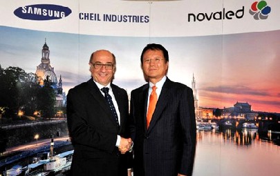 Novaled-Chef Gildas Sorin (links) und Cheil-Präsident Jong Woo Park. Foto. Novaled