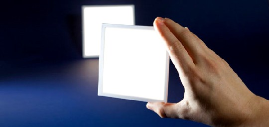 Das in Dresden entwickelte OLED-Modul LUREON REP ist laut Firmenangaben das derzeit weltweit leistungsstärkste OLED-Lichtmodul für die professionelle Beleuchtung. Foto: Tridonic