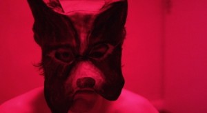 Ist es leid, immer nur der Hilfs-Hund zu sein: Der Bestrafer des "Luders". Abb.: Sunfilm