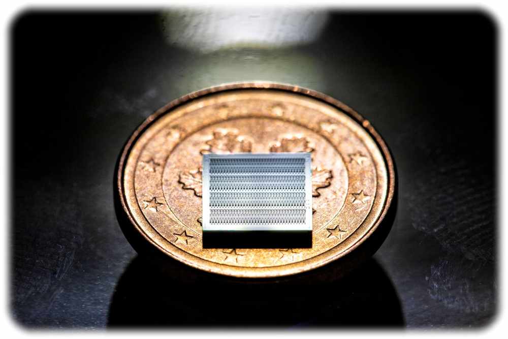 Mems-Lautsprecher von Arioso im Größenvergleich zu einer Cent-Münze. Foto: Arioso