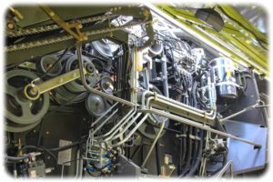 Kein Steam-Punk, sondern Blick unter die Motorhaube eines modernen Mähdreschers. Foto: Heiko Weckbrodt