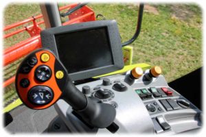 Blick in die Mähdrescher-Kanzel. Foto: Heiko Weckbrodt