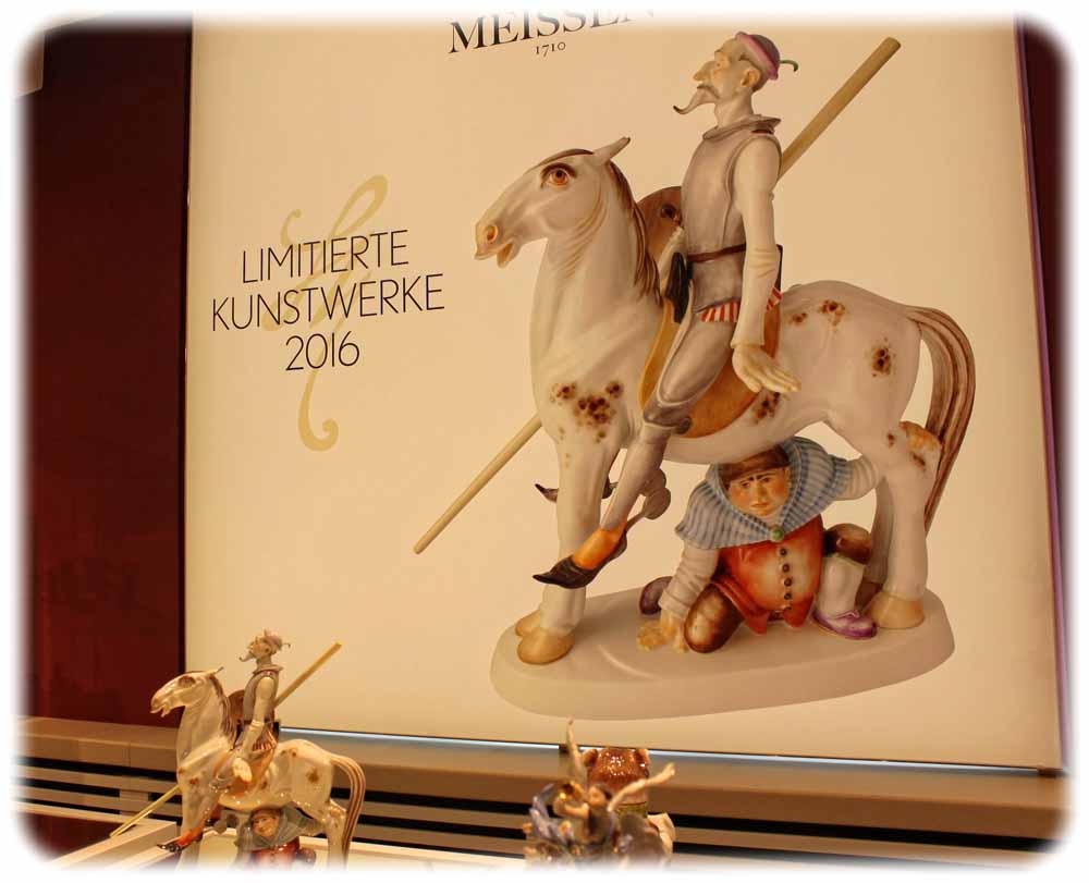 Zu den limitierten Kunstwerken des Jahres 2016 der Manufaktur gehört dieser 38 cm große und 15 000 Euro teure Don Quichotte aus Porzellan, unterstützt von Sancho Pansa. Foto: Peter Weckbrodt