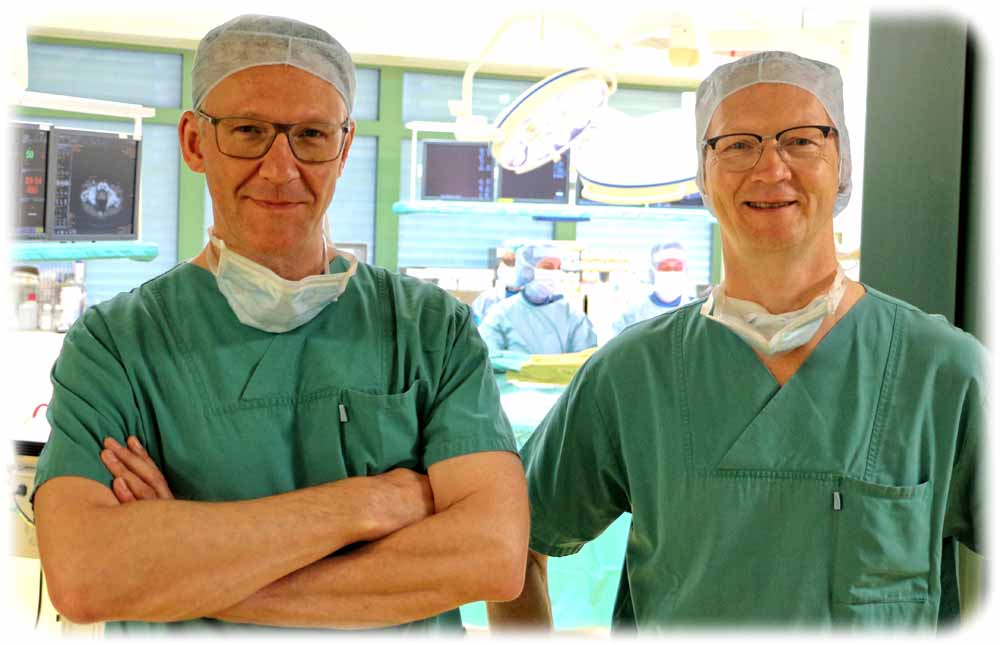 Prof. Christian Reeps (links) und Prof. Klaus Matschke leiten gemeinsam das Universitäts AortenCentrum Dresden. Foto: Herzzentrum Dresden / Robert Reuther