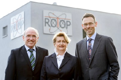 Investor Wilhelm Zörgiebel, Rotop-Gründerin Monika Johannsen und der neue Vorstand Jens Junker (von links). Foto: Frank Graetz, Rotop