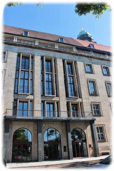 Das Rathaus in Dresden - im Zuge der Sanierung wurde auch das neue Rechenzentrum unterm Dach eingebaut. Foto: Heiko Weckbrodt