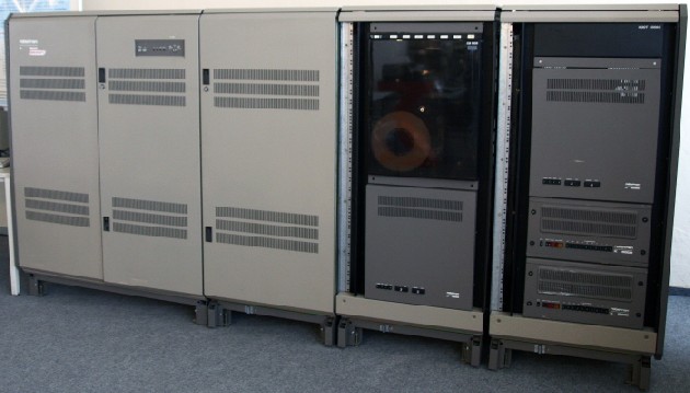 Der nach VAX-Vorbild konstruierte 32-Bit-Rechner "K 1840" der DDR. Abb.: Procolotor/Wikipedia