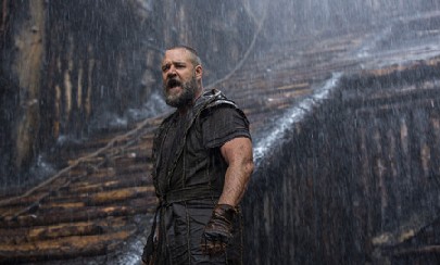 Und das steht er, der Gladiator - pardon: Noah - vor seiner nagelfrei gebauten Arche. Foto: Paramount