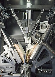 Die Scan-Roboter der SLUB digitalisieren bis zu 500 Buchseiten pro Stunde. Abb.: SLUB