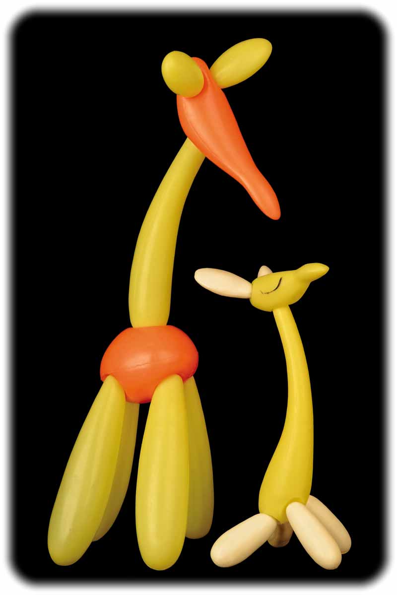 Ab diesen Spielzeug-Giraffen fällt sofort das auf Ellipsen reduzierte Design auf, das Jahrzehnte später in frühen 3D-Computzerspielen wie "Little Big Adventure" wieder auftauchte. Foto: Sebastian Köpcke / Volker Weinhold, ZOO MOCKBA