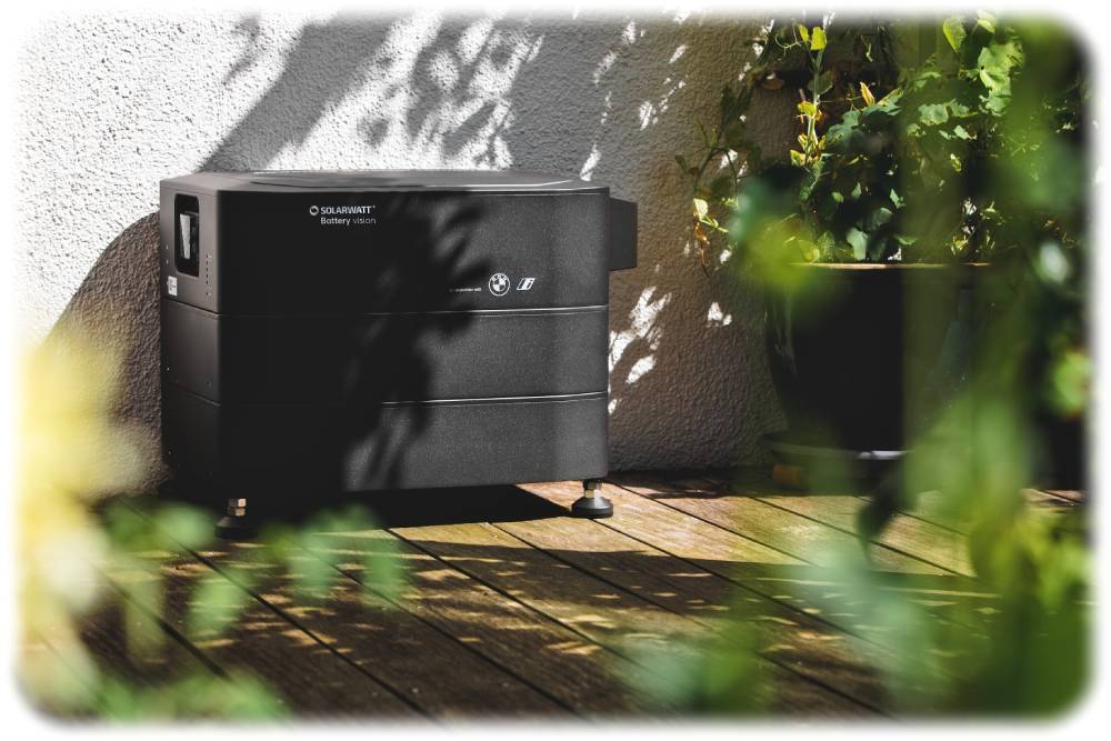 Von BMW-Designern mitgestaltet: Mit Akkus der "Solarwatt Battery vision" will sich das Dresdner Unternehmen Solarwatt als Komplett-Lösungsanbieter für Energiefragen in Eigenheimen profilieren. Foto: Solarwatt