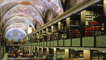 Der Lesesaal der Vatikanbibliothek, die Zehntausende Bücher und Manuskripe verwahrt, die bis in die Antike zurückreichen. Ein Teil davon soll nun mit Weltraumfahrt-Technologie digitalisiert werden. Abb.: Vatican Library