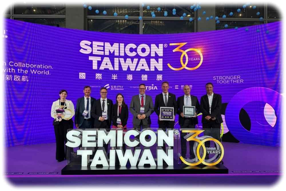 Wirtschaftsminister Dirk Panter (4. von rechts) und Chef-Wirtschaftsförderer Thomas Horn (3. von links) auf Werbetour in Taiwan. Foto: SMWA