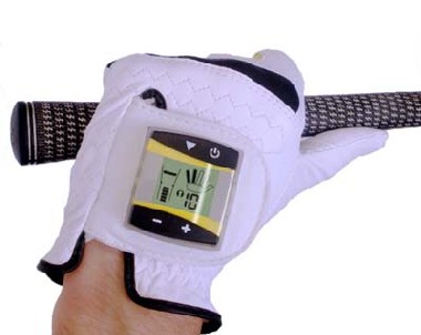 Soll beim Golf helfen, den Griff zu dosieren: Der Sensor-Handschug SensoGlove. Foto: SensoSolutions