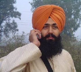Die Handy-Mania ist auch den Indern nicht fremd. Abb.: Harkanwal Singh, Wikipedia