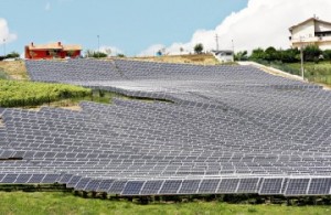 Eines der Solarkraftwerke, das die Dresdner jetzt in Italien hochgezogen haben.