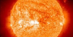 Sonneneruption im März 2004 - solche Fotos werden im FITS-Format gespeichert. Abb.: ESA/NASA