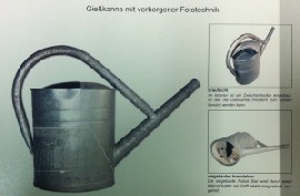 Wenn der Schlapphut als Gärtner kommt: Stasi-Gießkanne mit eingebauter Kamera. Der Auslöser befand sich im Henkel. Abb.: hw