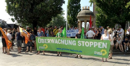 Demo auf dem Albertplatz in Dresden gegen die Schnüffeleien von NSA & Co. Foto: Grüne Dresden