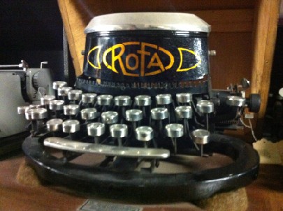 Ergonomische Tastatur vor 100 Jahren: Rota-Schreibmaschine mit runder Tasteanordnung im TSD-Depot. Foto.: hw