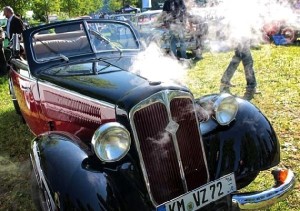 Da ist wohl die Zylinderkopfdichtung hinüber: Ein IFA F 8 Cabrio. Foto: Heiko Weckbrodt