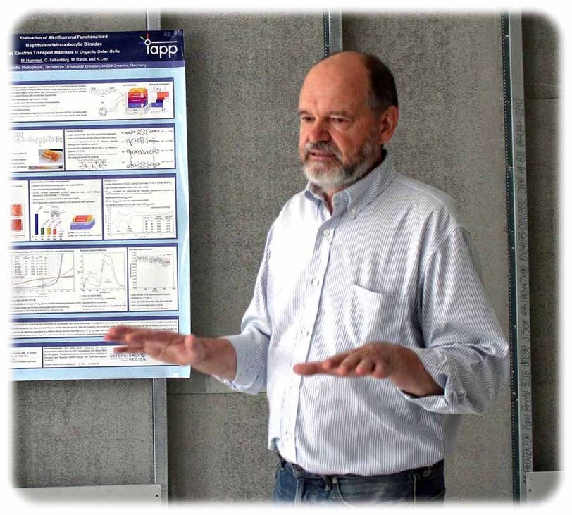 Dr. Hartmut Fröb erläutert im rohbaufertigen Photonikinstitut der TU Dresden die neue Forschungsprojekte der Physiker, darunter auch organische Mikro-Laser. Foto: Heiko Weckbrodt