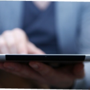 Jeder 3. Arbeitnehmer greift per Tablet, Computertelefon oder Heim-PC von außen auf Unternehmensdaten zu. Foto: Bitkom