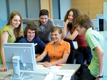 Jugendliche forschen in der Talenteschule des Fraunhofer-Instituts IPMS, Foto: IPMS