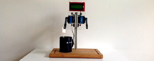 Mit dem Open-Source-Microcontroller "Aduino" gesteuert: Der Teabot. Abb.: Gemkow