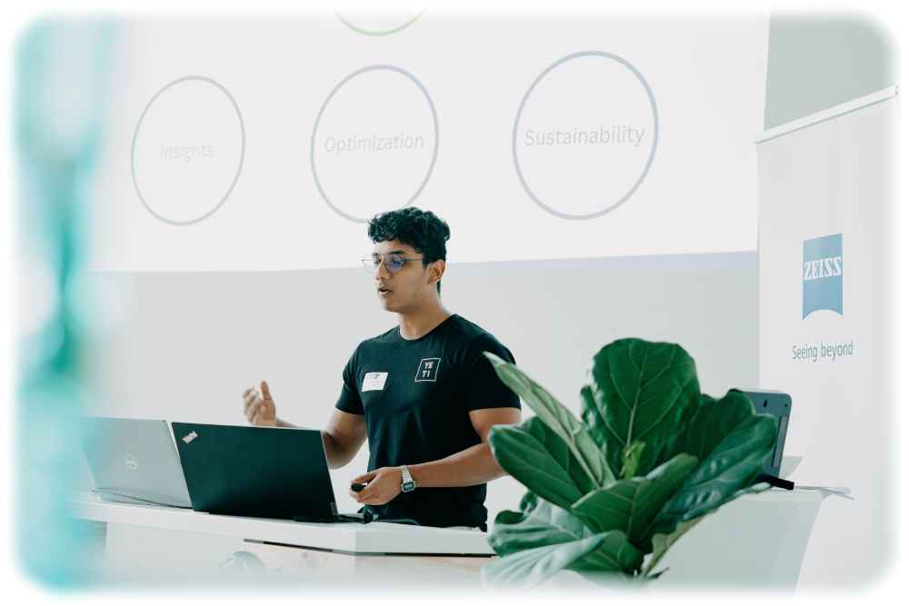 Arshnoor Singh von der HTW Dresden hatte sich im Dresdner Thingkathon „Nachhaltigkeit in der Softwareentwicklung“ den „Carbon Cutters“ angeschlossen. Foto: Zeiss Digital Innovation