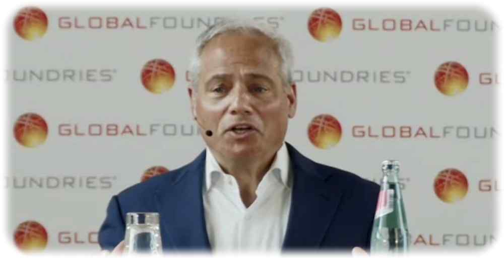 Globalfoundries-Chef Tom Caulfield beim Besuch in der Fab1 in Dresden. Bildschirmfoto (hw) aus dem Livestream