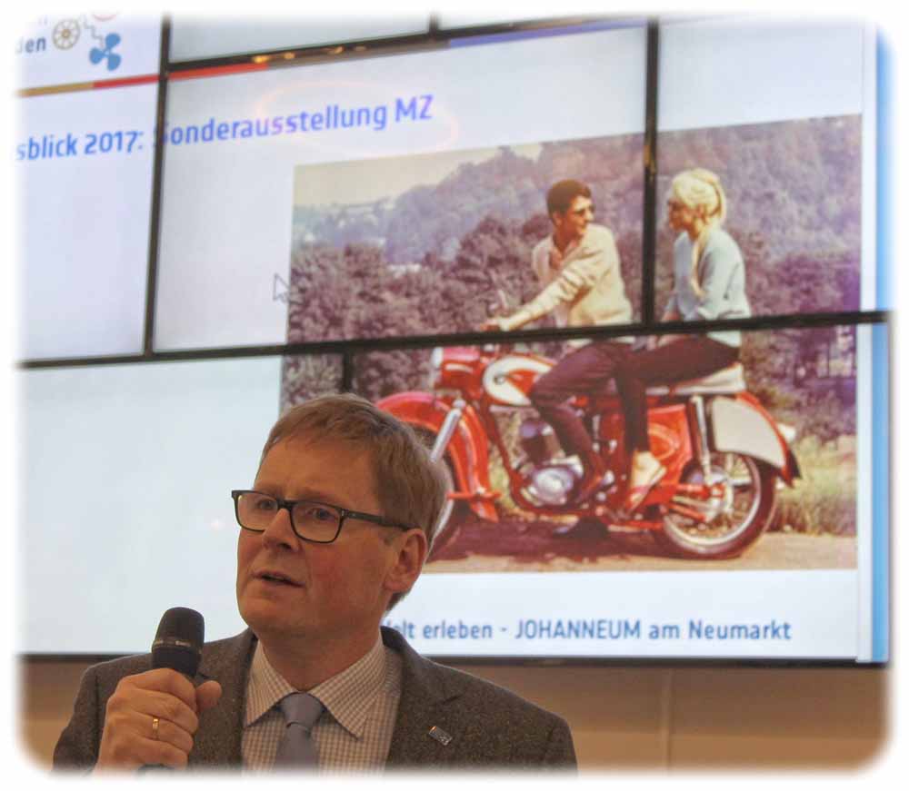 Museumsdirektor Joachim Breuninger kündigt auch eine Ausstellung über das DDR-Kultmotorrad MZ an. Foto: Peter Weckbrodt