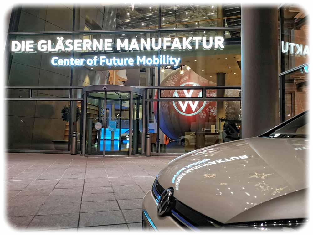 Die Volkswagen-Manufaktur Dresden profiliert sich als Zentrum für die elektrische Mobilität der Zukunft. Foto: Heiko Weckbrodt