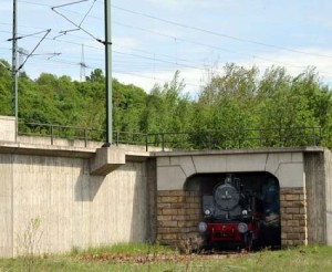Aus dem Höllenmaul krochen einst die Züge von der Hauptstrecke zur Windbergbahn. Foto: Peter Weckbrodt