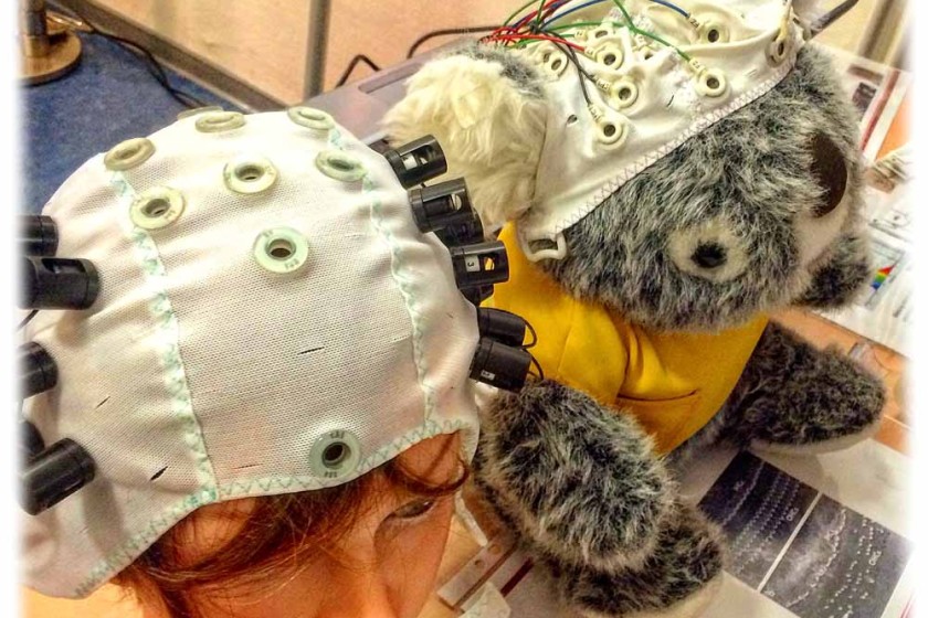 Wie taube Kinder durch Chochlea-Implantate und EEG-Reha hören lernen, zeigten die Mediziner im Uniklinikum. Foto: Heiko Weckbrodt