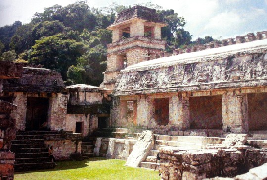 Der Maya-Palast von Palenque in Mexiko. Abb.: Viola Zetsche