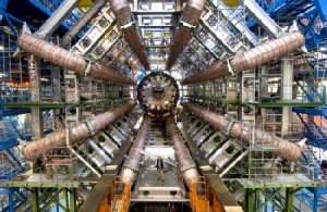 Das 25 Meter hohe „Atlas“-Aggregat für die Higgs-Suche. Abb.: CERN