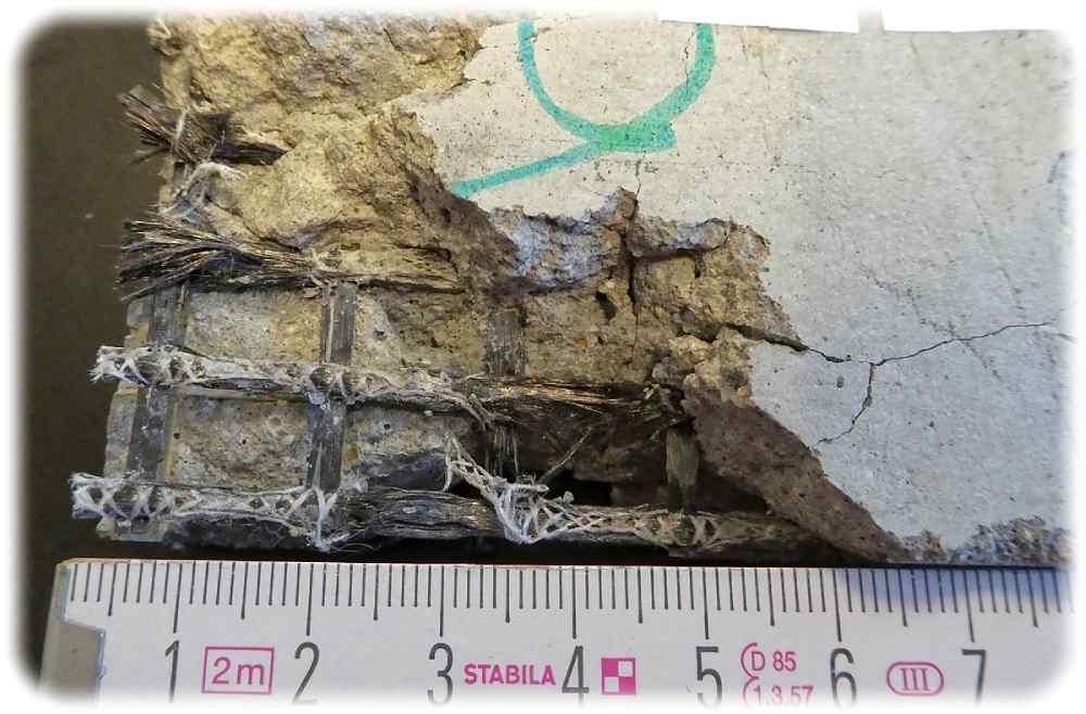 Blick ins Innere eines ausgesonderten Baustoffes. Foto: TU Bergakademie Freiberg