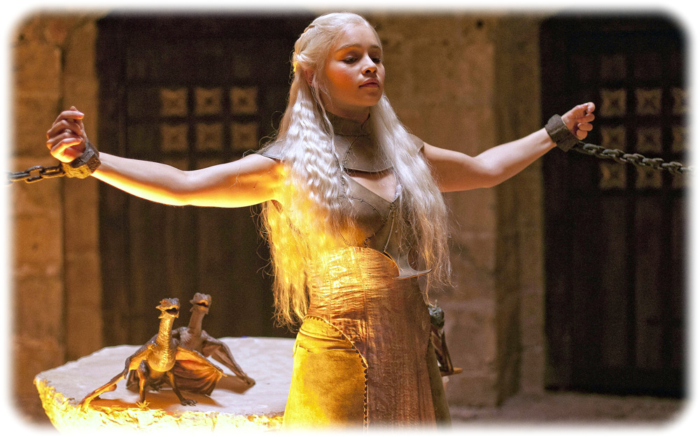 Daenerys Sturmtochter steht für eine Dynastie von Eroberern in der Welt von "Game of Thrones", die ein wenig an Einnahme Britanniens durch die meist rothaarigen oder blonden Normannen erinnert. Abb.: Bildschirmfoto aus "Game of Thrones, HBO