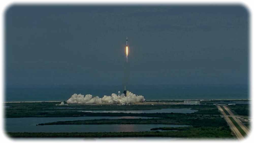 Start der Falcon-9-Rakete mit dem bemannten Privat-Raumschiff "Crew Dragon" an der Spitze. Foto: Nasa