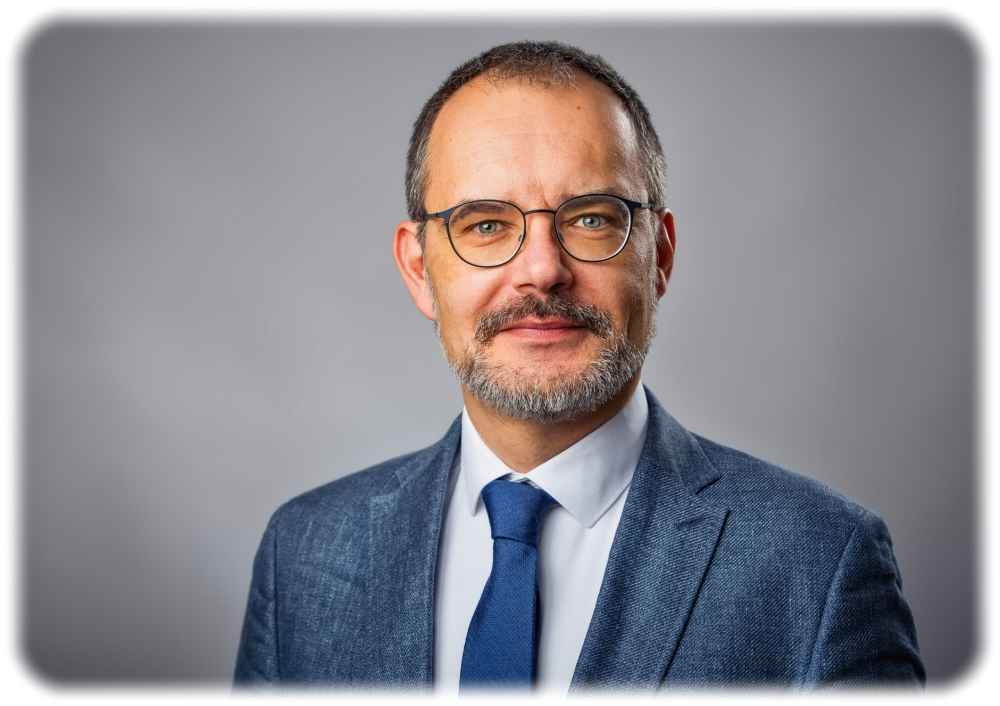 Prof. Benjamin Dietzek-Ivanšić. Foto: Nadine Grimm/ Augenwerke Fotografie für das Leibniz-IPHT